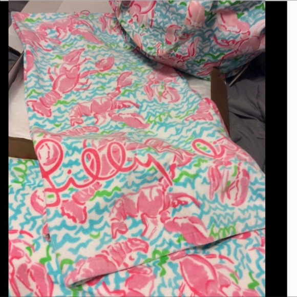 Lilly Pulitzer Other - Lilly Pulitzer Lobstrah Roll Beach towel